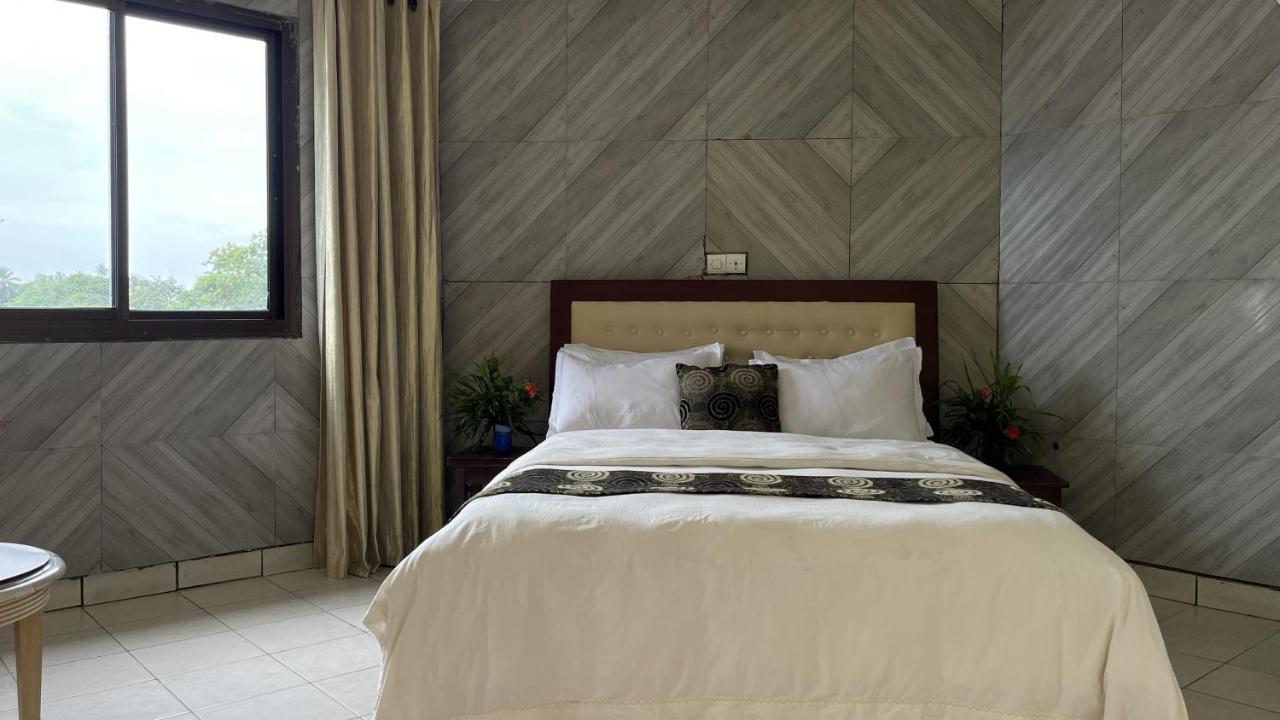 Hotel Les Polygones Крібі Екстер'єр фото