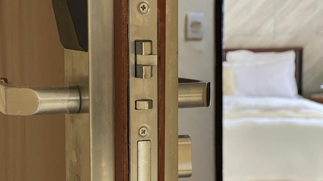 Hotel Les Polygones Крібі Екстер'єр фото