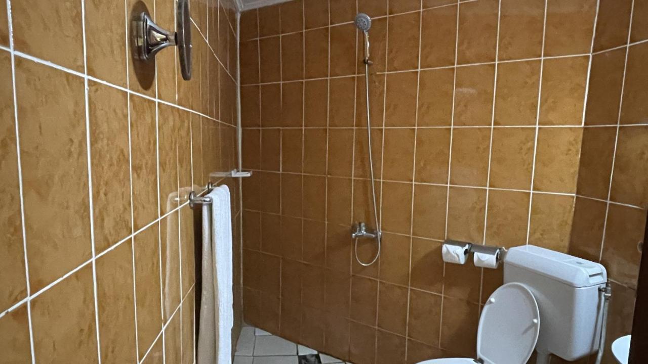 Hotel Les Polygones Крібі Екстер'єр фото