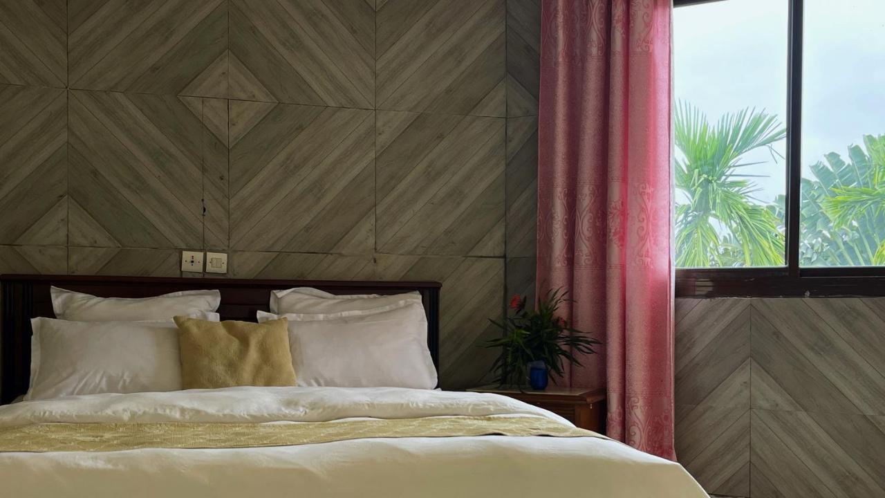 Hotel Les Polygones Крібі Екстер'єр фото