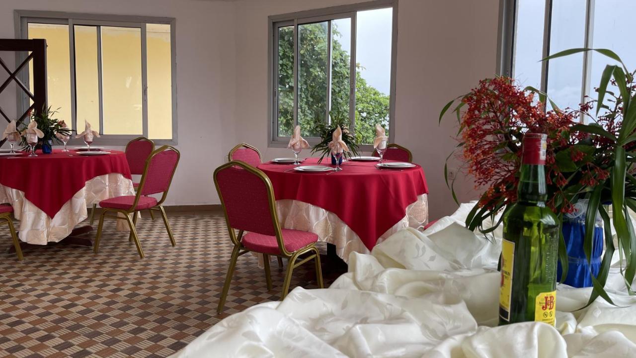 Hotel Les Polygones Крібі Екстер'єр фото